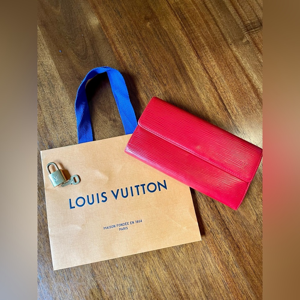 Louis Vuitton Red Epi Long Wallet & Lock Key Set No. 308 VGUC